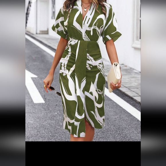 Shein Graphic Print, Batwing Sleeve, Ruched Front Dress - Picture 6 of 6